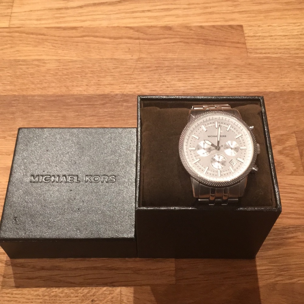 Michael Kors MK 8072 stainless steel watch